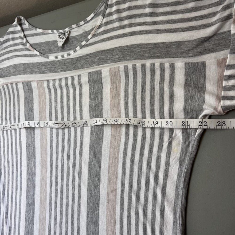 Late August - Grey, Beige, Tan Short Sleeve Dolman Top L - Picture 10 of 12